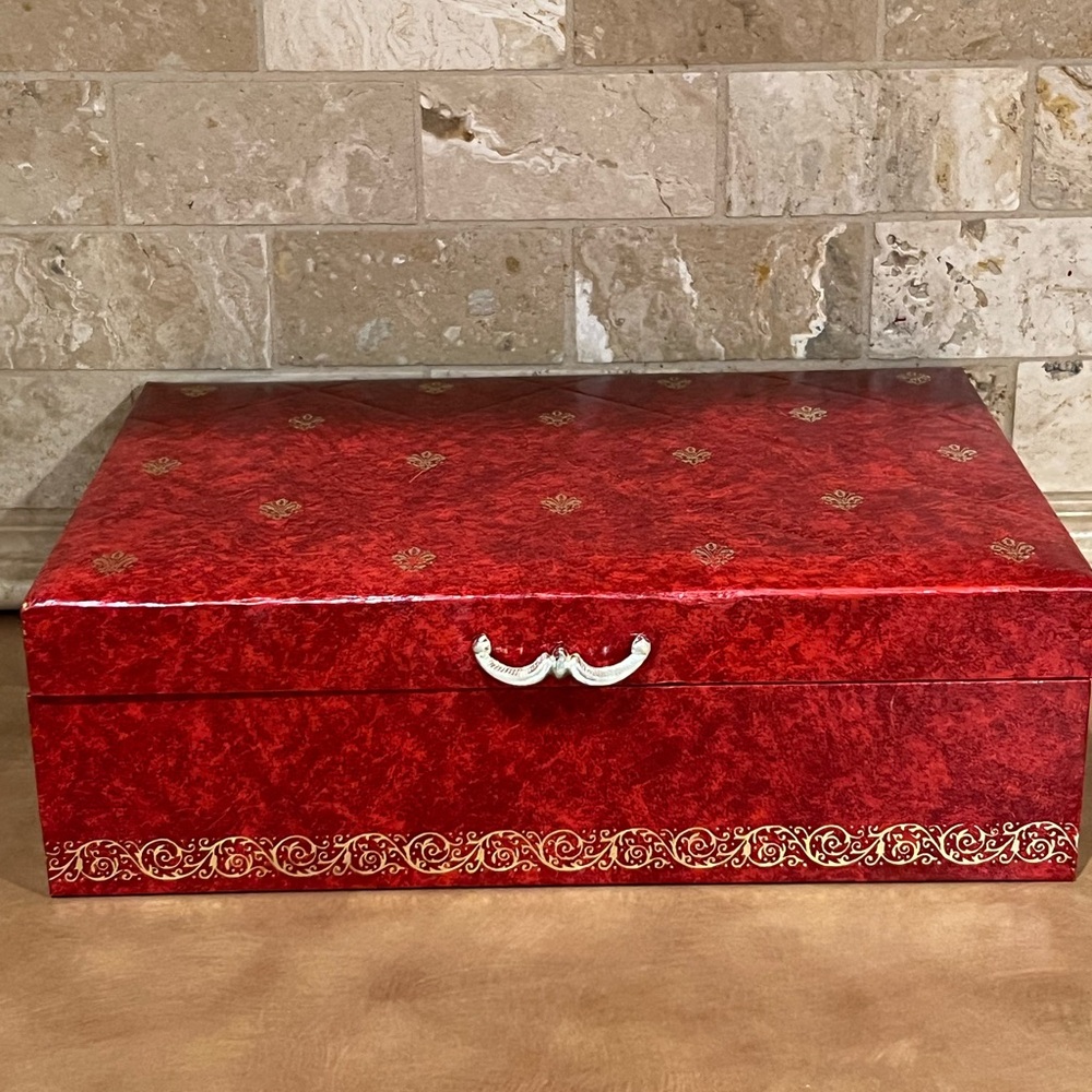 Mele & Co. VNTG.  Red 2 tiered jewelry Box with Gold Accents, good condition